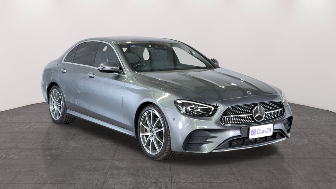 Right Front Diagonal (45- Degree) View