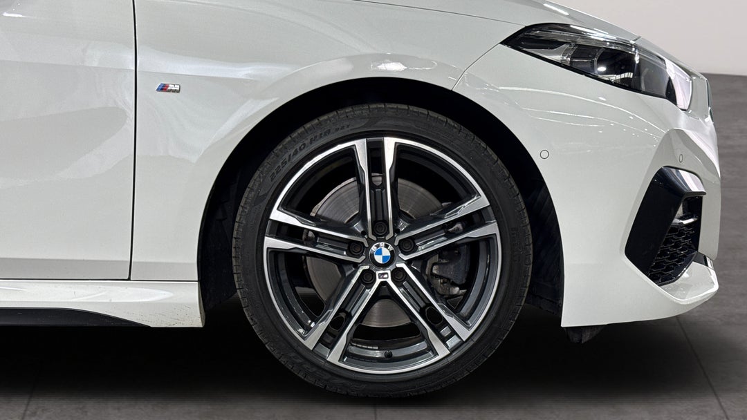 2020 BMW 2 20i M Sport, Automatic, 47599 km, Right Front Wheel