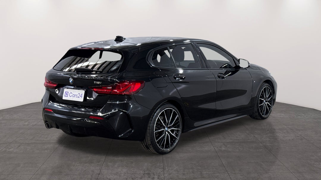 2021 BMW 1 18i M Sport, Automatic, 41761 km, Right Back Diagonal (45- Degree) View