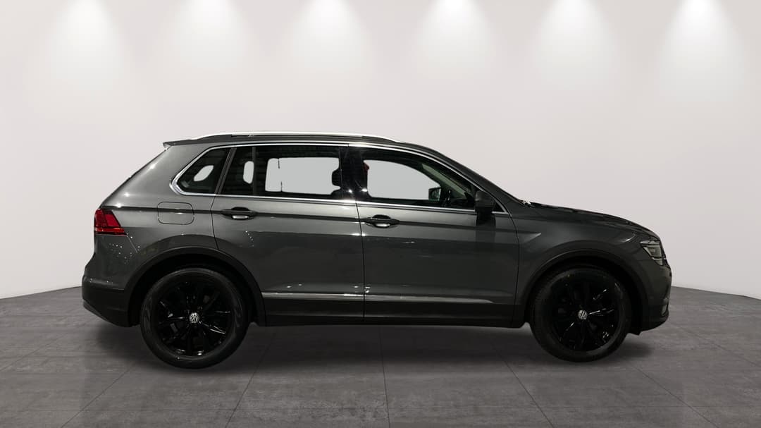 2020 Volkswagen Tiguan 110 Tsi Comfortline, Automatic, 67627 km, Right Side View