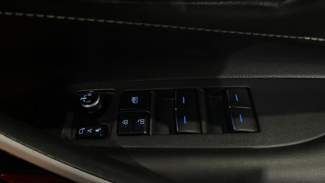 2020 Toyota Corolla Zr Hybrid, Automatic, 81999 km, Drivers Side Door Panel Controls