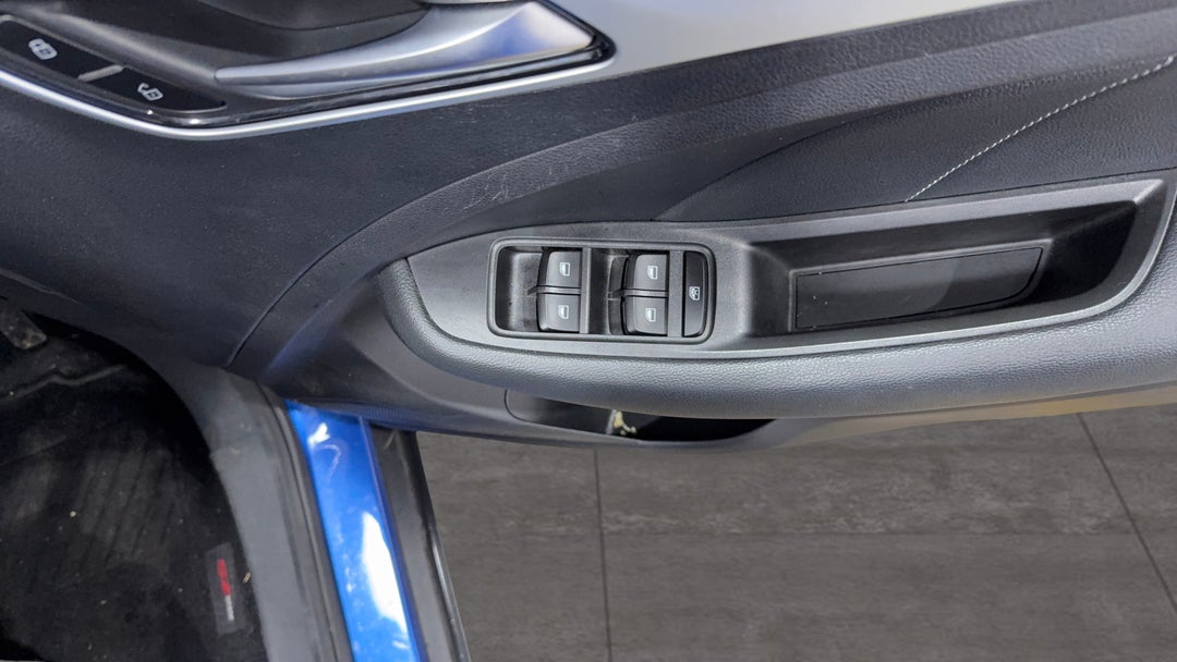 2021 MG ZS Excite, Automatic, 16946 km, Drivers Side Door Panel Controls