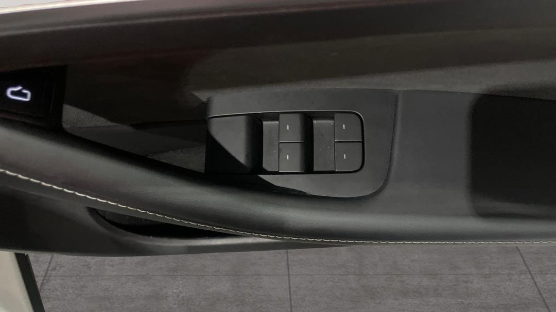 2023 Tesla Model Y Long Range, Automatic, 53446 km, Drivers Side Door Panel Controls