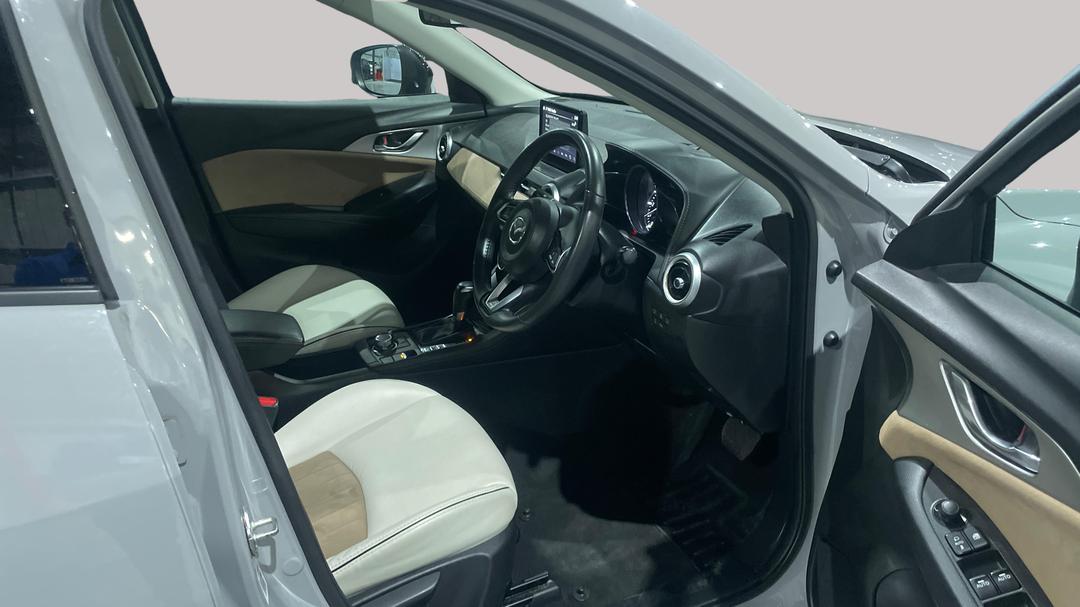 2024 Mazda CX-3 G20 Evolve, Automatic, 42000 km, Right Side Front Door Cabin View