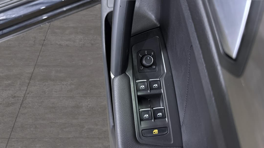 2020 Volkswagen Tiguan Allspace 132 Tsi Comfortline, Automatic, 57783 km, Drivers Side Door Panel Controls