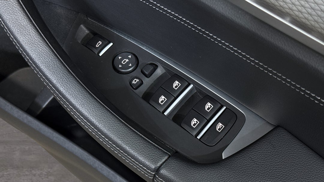 2020 BMW X3 sDrive20i M Sport, Automatic, 70396 km, Drivers Side Door Panel Controls