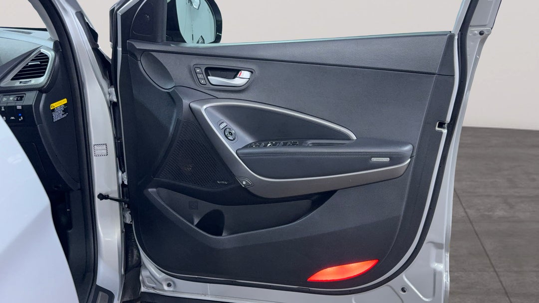 2015 Hyundai Santa Fe Highlander Crdi (4x4), Automatic, 133393 km, Speaker View