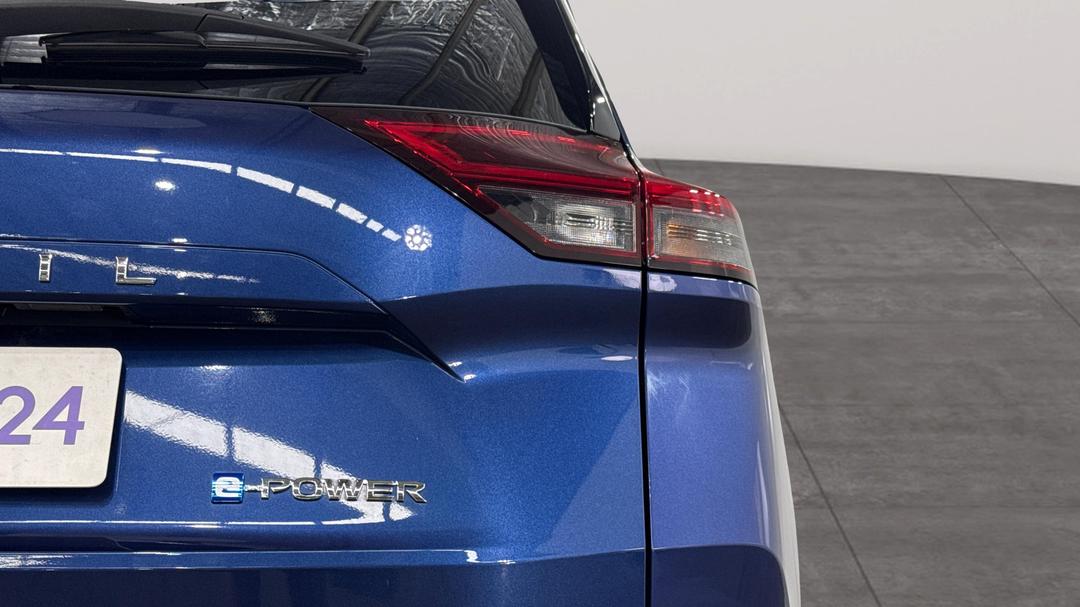 2023 Nissan X-trail St-l (4WD) E-power (hybrid), Automatic, 11977 km, Badge (Boot Right Side)