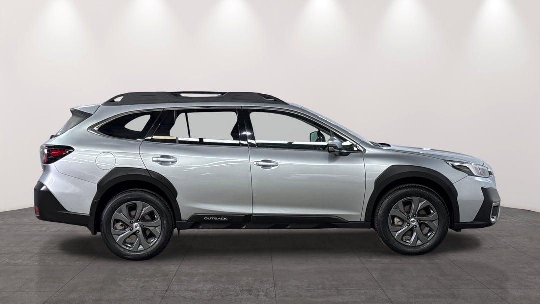 2020 Subaru Outback AWD, Automatic, 84367 km, Right Side View