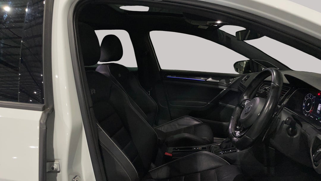 2019 Volkswagen Golf R, Automatic, 115230 km, Right Side Front Door Cabin View
