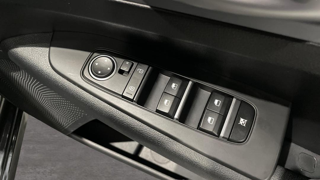 2023 Kia Cerato S Safety Pack, Automatic, 25182 km, Drivers Side Door Panel Controls
