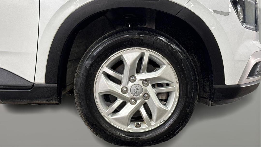 2023 Hyundai Venue Venue, Automatic, 43489 km, Right Front Wheel