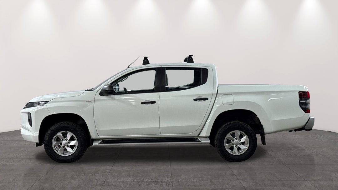 2021 Mitsubishi Triton Glx+ (4x4), Automatic, 119004 km, Left Side View