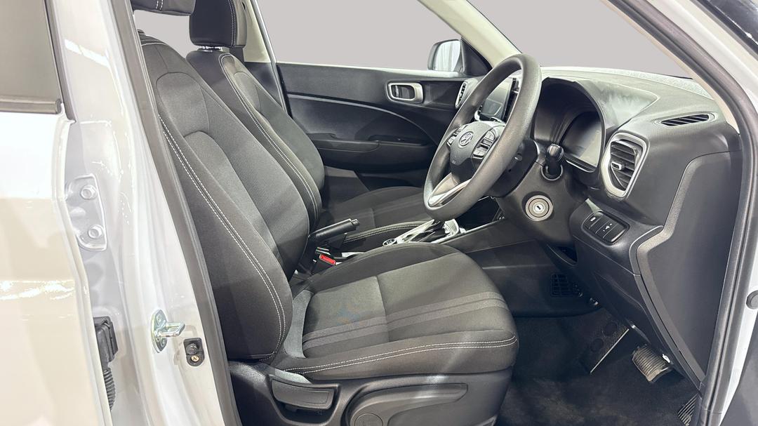 2025 Hyundai Venue Venue, Automatic, 26493 km, Right Side Front Door Cabin View