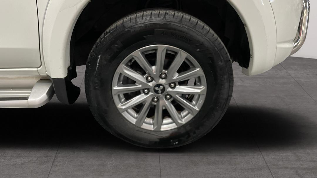 2018 Mitsubishi Triton Gls (4x4), Automatic, 160905 km, Right Front Wheel