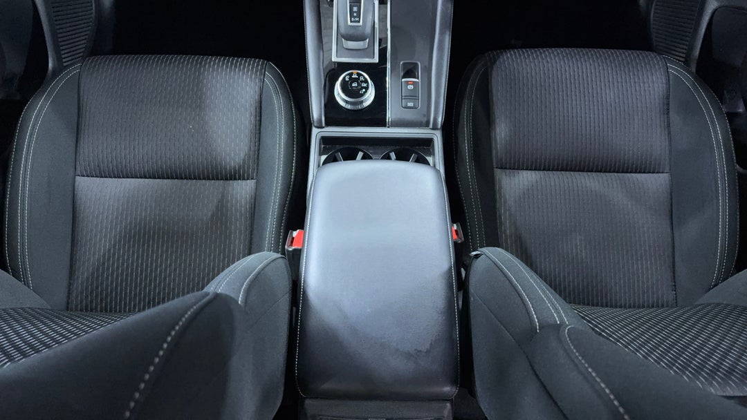 2024 Mitsubishi Outlander Es 5 Seat (2WD), Automatic, 53739 km, Center Console