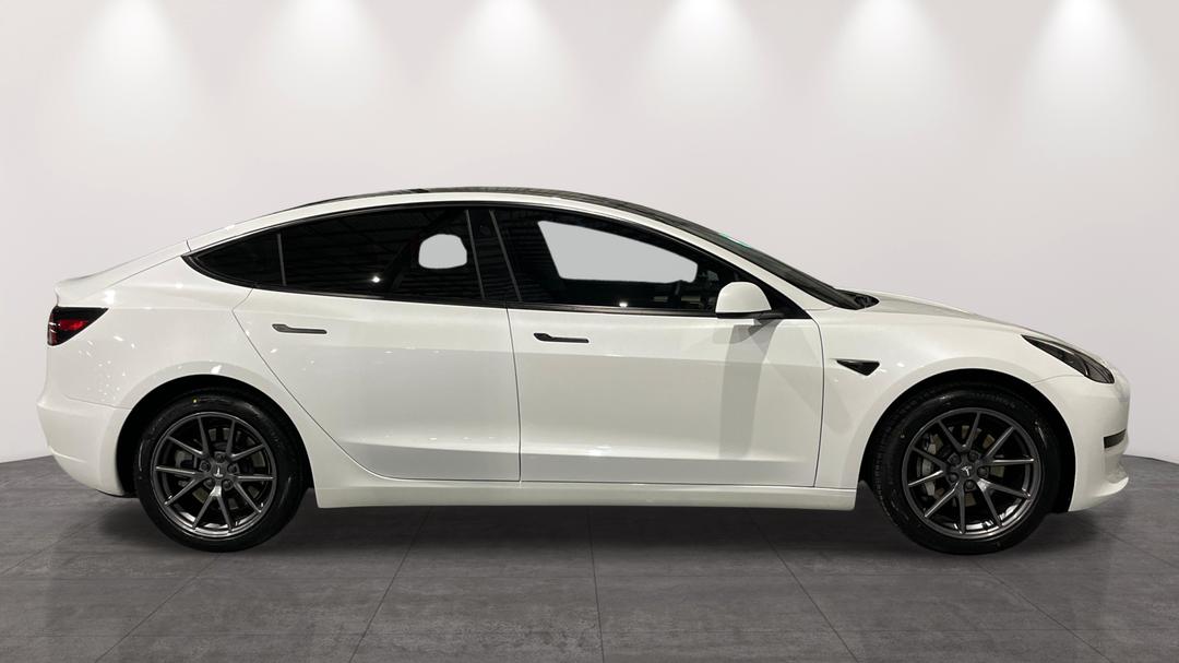 2021 Tesla Model 3 Standard Range Plus RWD, Automatic, 47747 km, Right Side View
