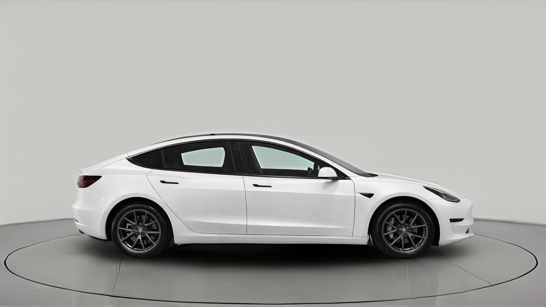 2021 Tesla Model 3 Standard Range Plus RWD, Automatic, 47747 km, Right Side View