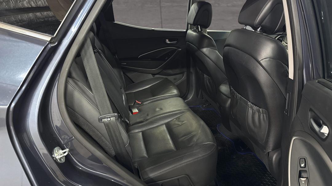 2013 Hyundai Santa Fe Highlander Crdi (4x4), Automatic, 125474 km, Right Side Rear Door Cabin View