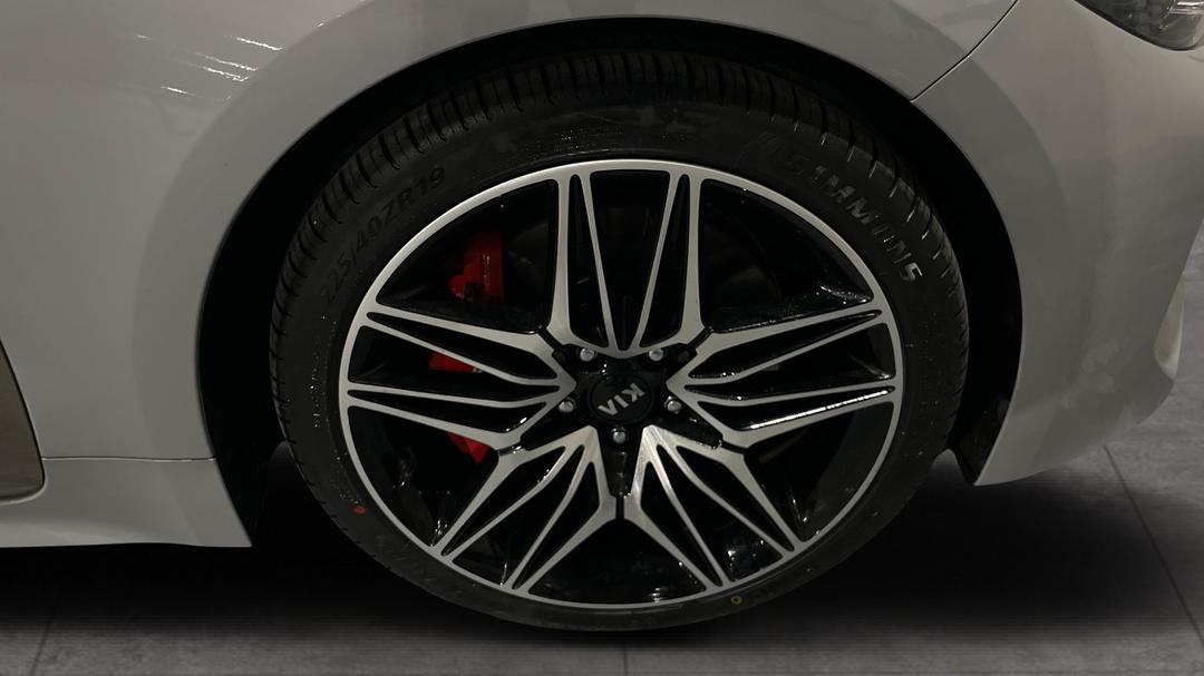 2020 Kia Stinger Gt (black Leather), Automatic, 60993 km, Right Front Wheel