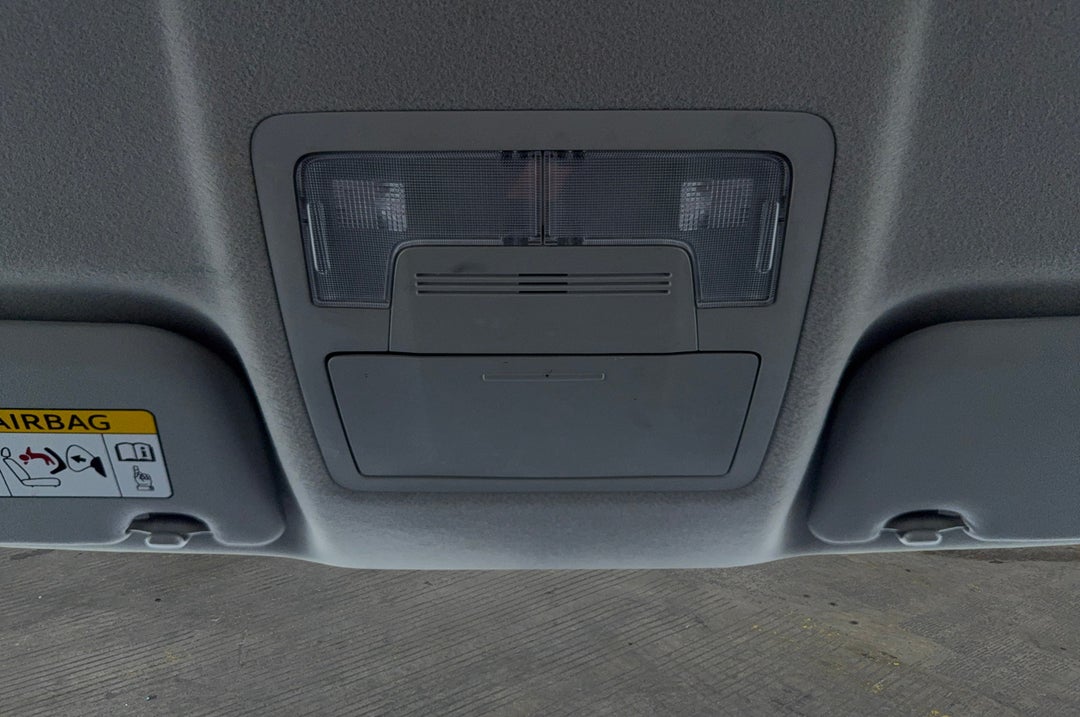 On-Roof Controls/Sunglass holder