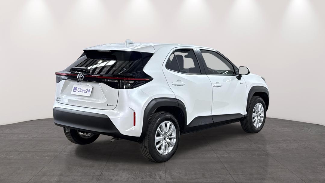 2024 Toyota Yaris Cross Gx Hybrid, Automatic, 26552 km, Right Back Diagonal (45- Degree) View