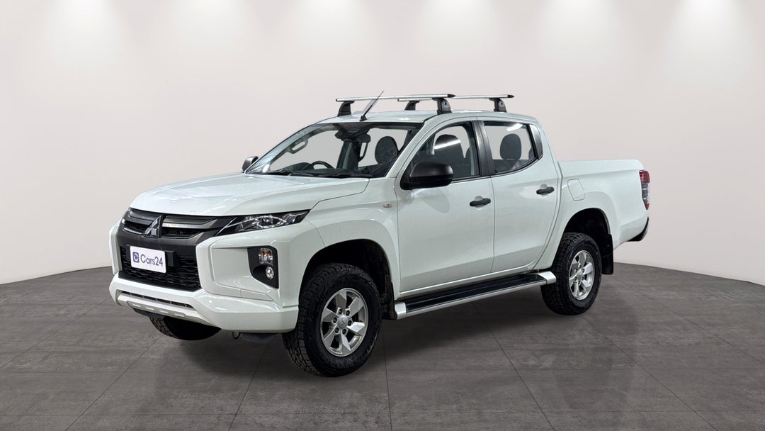 2021 Mitsubishi Triton Glx+ (4x4), Automatic, 119004 km, Left Front Diagonal (45- Degree) View
