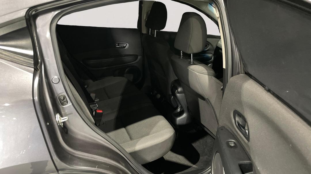2019 Honda HR-V Vti, Automatic, 66207 km, Right Side Rear Door Cabin View