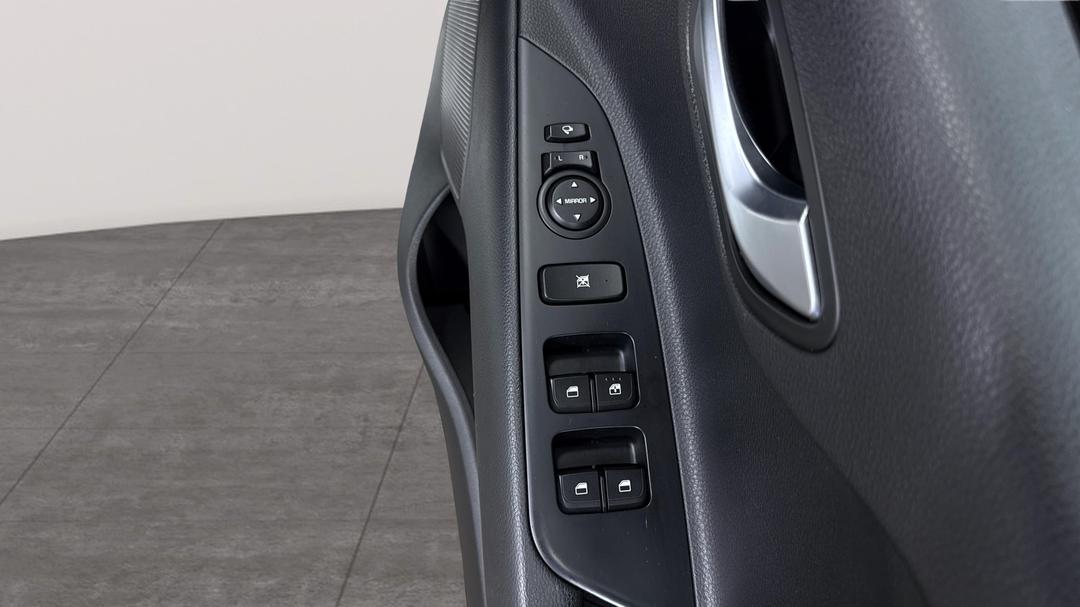 2019 Kia Rio Gt-line, Automatic, 55050 km, Drivers Side Door Panel Controls