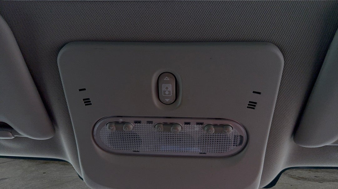 On-Roof Controls/Sunglass holder