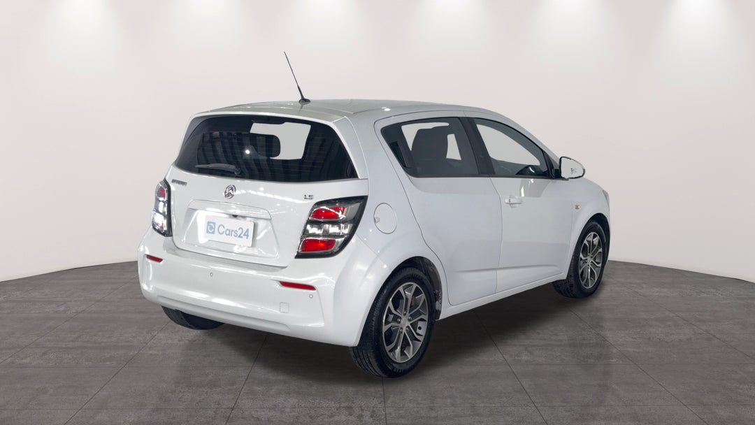 Right Back Diagonal (45- Degree) View