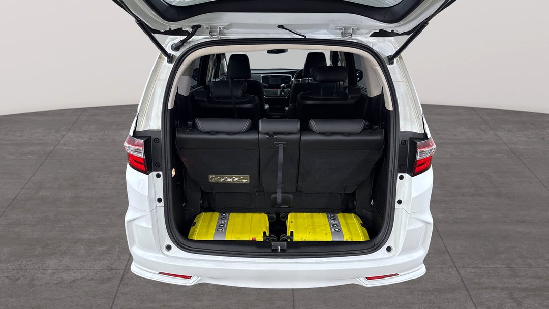 2017 Honda Odyssey Vti-l, Automatic, 106010 km, Boot Inside View with Luggage