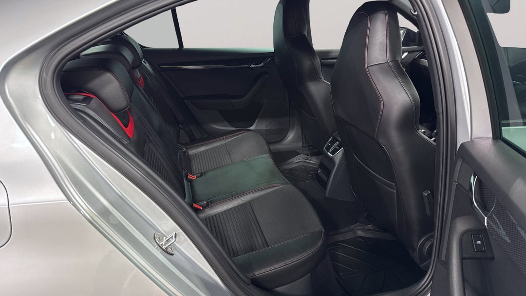 2015 SKODA Octavia Rs 162 Tsi, Automatic, 94691 km, Right Side Rear Door Cabin View