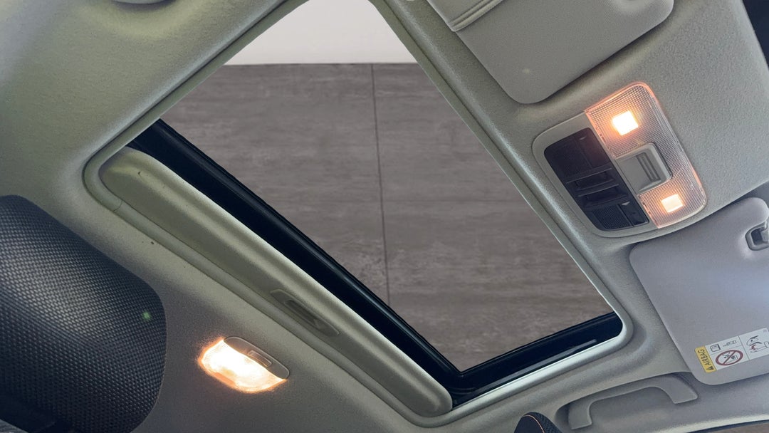 Interior Sunroof/Moonroof