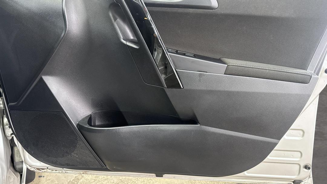 2016 Toyota Corolla Ascent Sport, Automatic, 99569 km, Speaker View