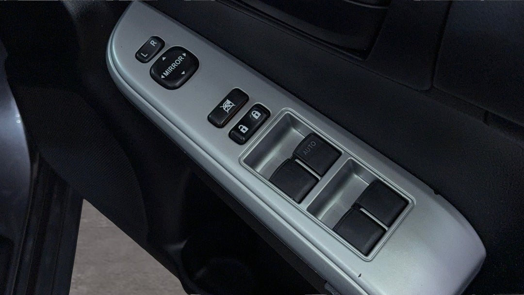 2017 Toyota Camry Rz S.e., Automatic, 47431 km, Drivers Side Door Panel Controls