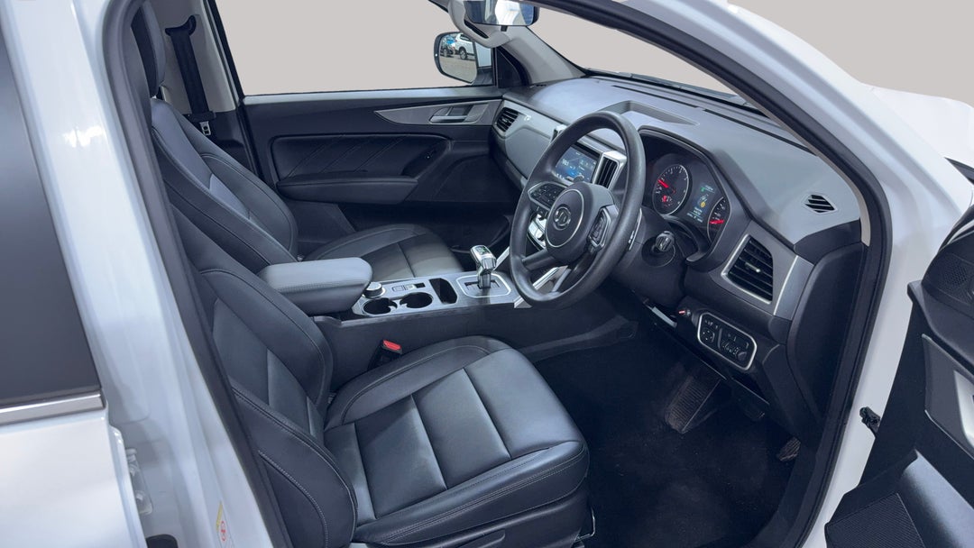 2024 GWM Ute Cannon-l (4x4), Automatic, 22476 km, Right Side Front Door Cabin View