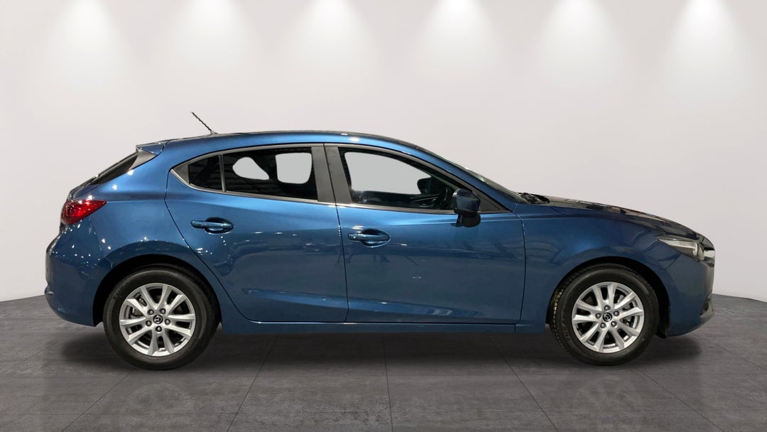 2018 Mazda Mazda3 Maxx Sport, Automatic, 23047 km, Right Side View