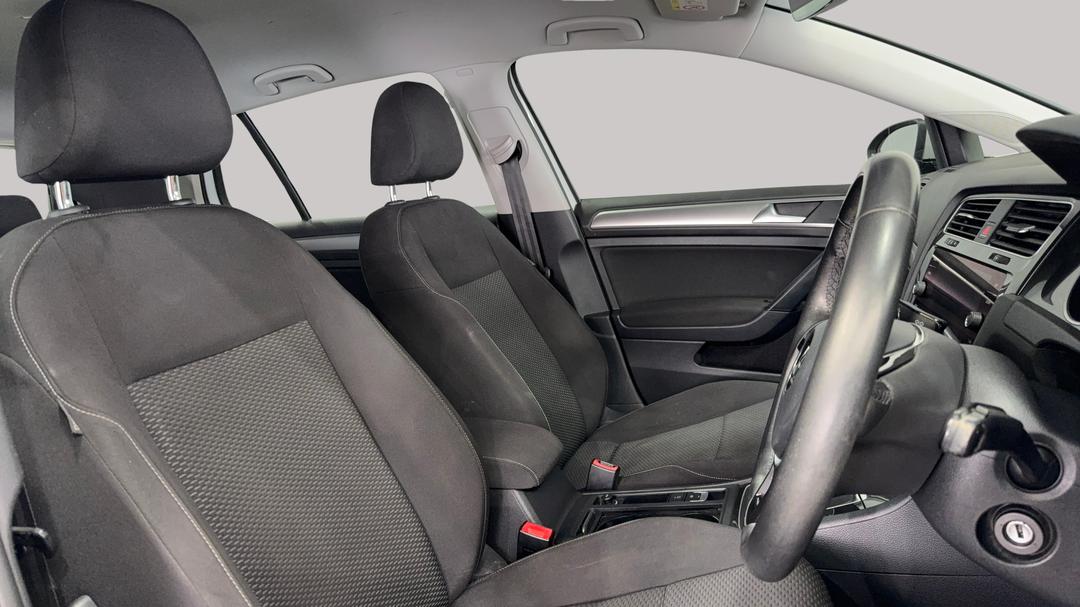 2017 Volkswagen Golf 110 Tsi Trendline, Automatic, 118407 km, Right Side Front Door Cabin View