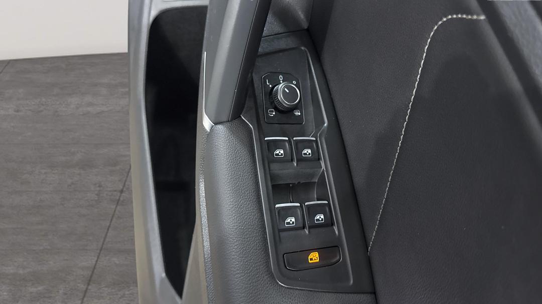 2019 Volkswagen Tiguan Allspace 162 Tsi Highline, Automatic, 63317 km, Drivers Side Door Panel Controls