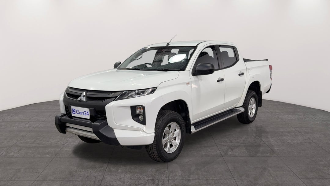 2019 Mitsubishi Triton Glx Plus (4x4), Automatic, 122087 km, Left Front Diagonal (45- Degree) View