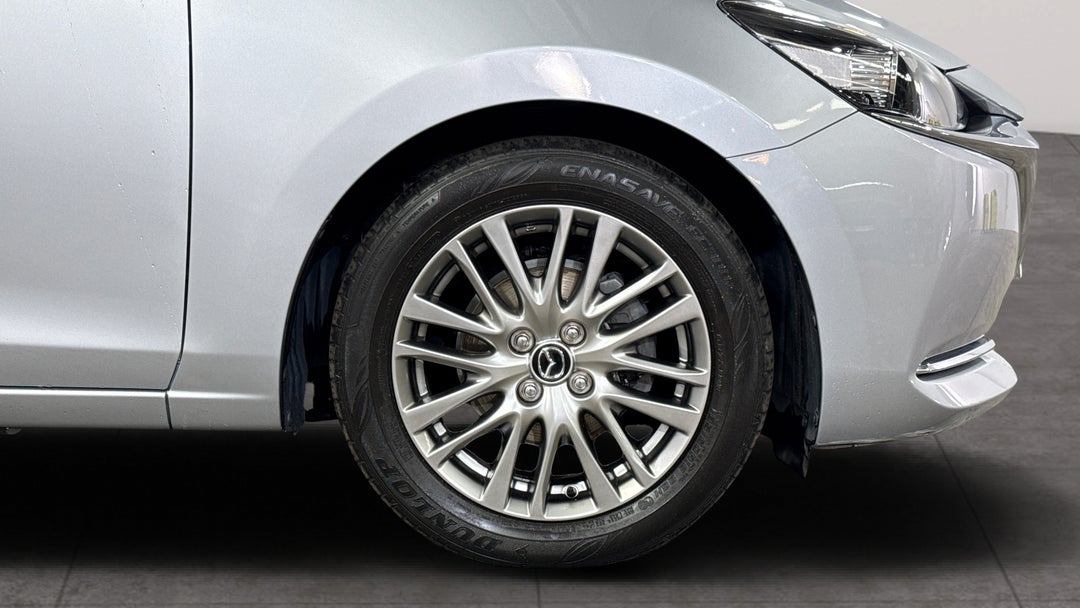 2022 Mazda Mazda2 G15 Evolve, Automatic, 32912 km, Right Front Wheel
