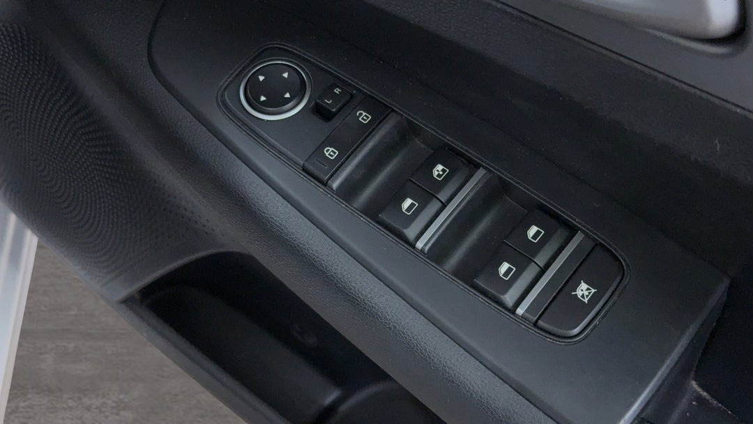 2018 Kia Cerato Sport Nav, Automatic, 91303 km, Drivers Side Door Panel Controls