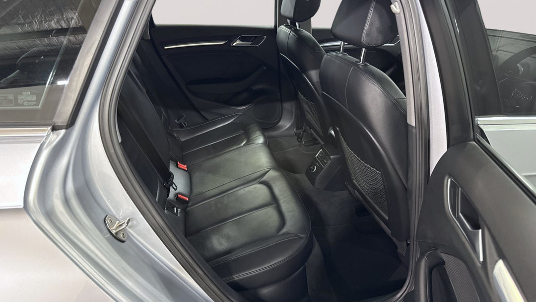 2019 Audi A3 35 Tfsi  (1.4 Tfsi Cod), Automatic, 55963 km, Right Side Rear Door Cabin View