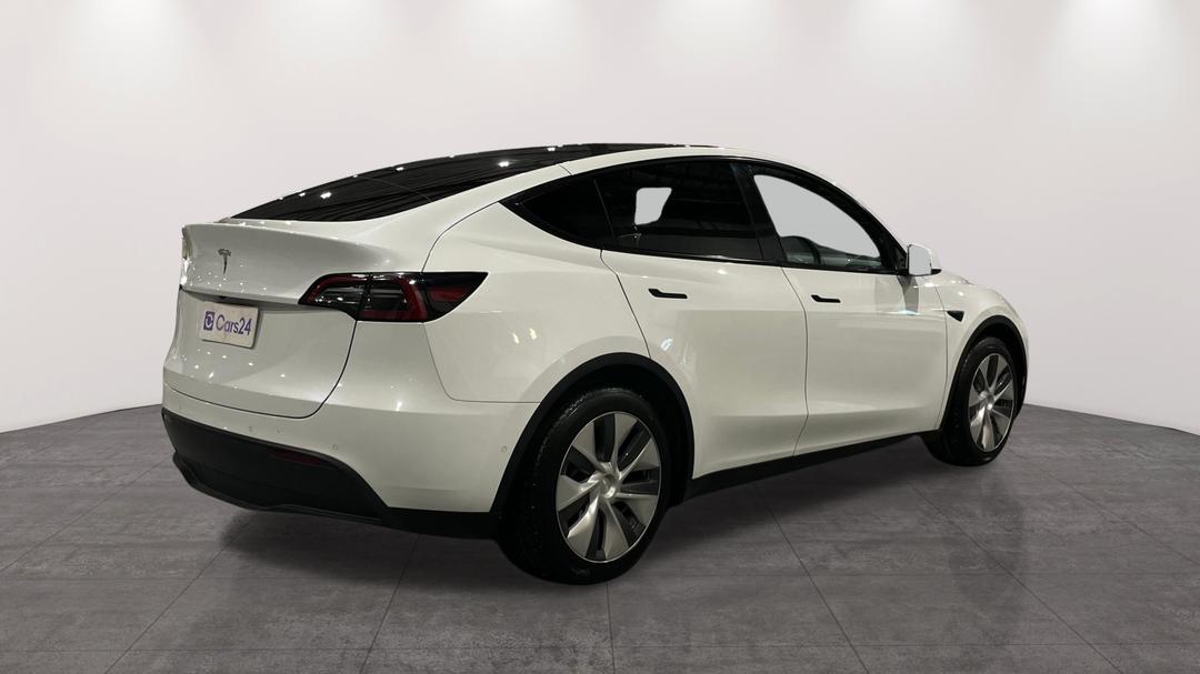 2023 Tesla Model Y Rear-wheel Drive, Automatic, 61253 km, Right Back Diagonal (45- Degree) View