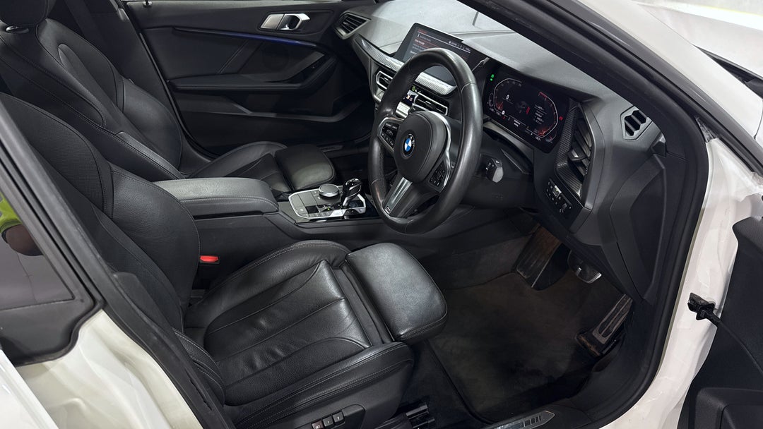 2020 BMW 2 18i M Sport Gran Coupe, Automatic, 34079 km, Right Side Front Door Cabin View