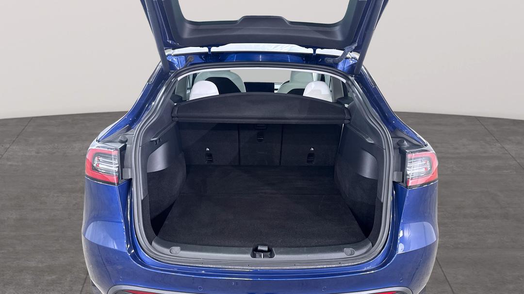 2023 Tesla Model Y Rear-wheel Drive, Automatic, 21248 km, Boot Inside View
