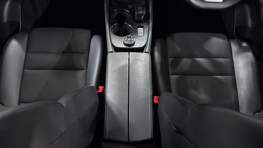 2024 Nissan X-trail St-l (4WD) E-power (hybrid), Automatic, 21884 km, Center Console