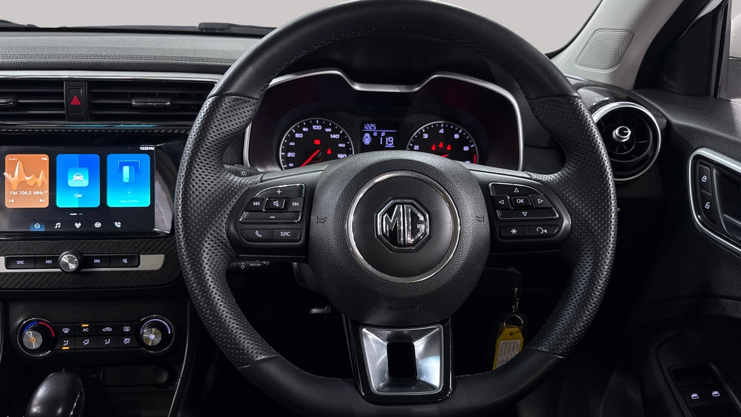 2024 MG ZS Excite, Automatic, 31225 km, Steering Wheel Close-up