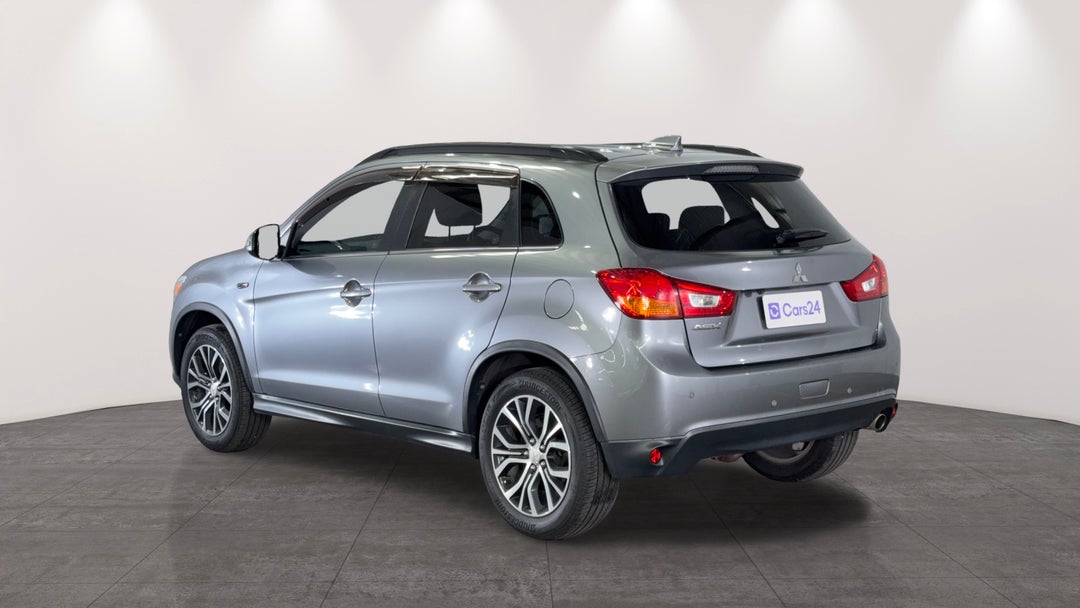 Left Back Diagonal (45- Degree) View